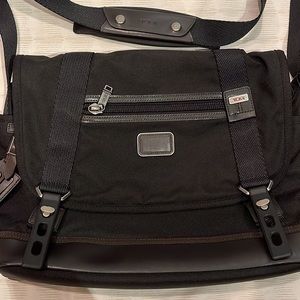 Authentic Tumi Alpha Bravo Foster Messenger, Hickory - Amazing Condition